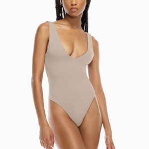 Aritzia Babaton Contour Bodysuit